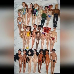 : Huge Used lot of 22 disney Prince & princess Disney charactor dolls  nude doll